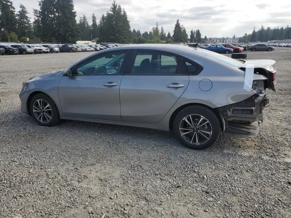 3KPF24AD9RE715490 2024 KIA FORTE - Image 2