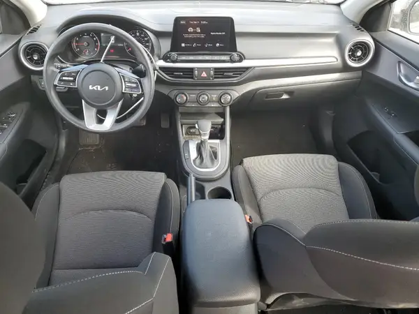 3KPF24AD9RE715490 2024 KIA FORTE - Image 8