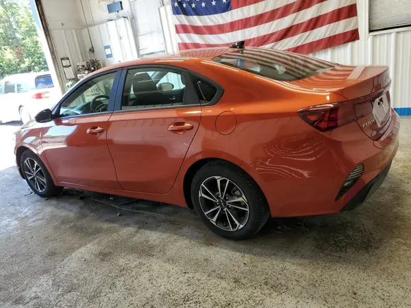 3KPF24AD9RE716459 2024 KIA FORTE - Image 2