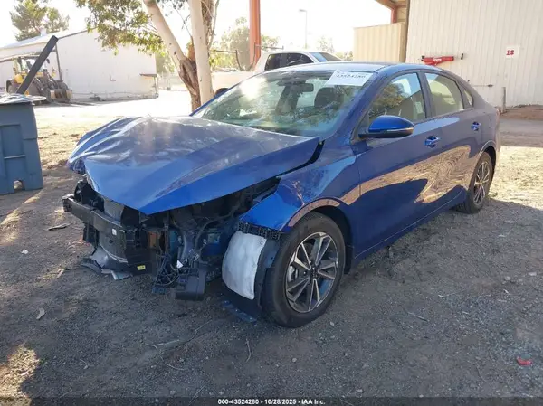3KPF24AD9RE717725 2024 KIA FORTE - Image 2