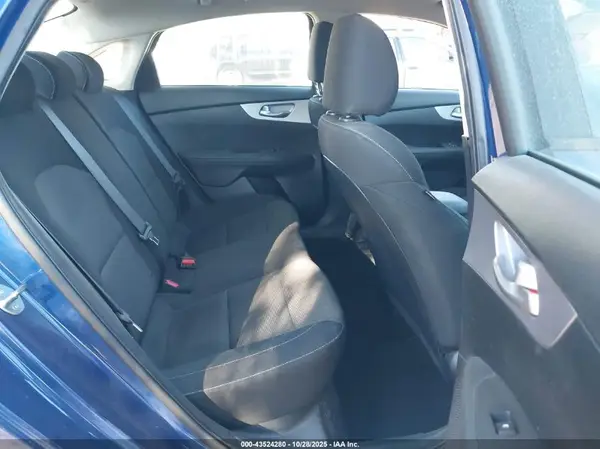 3KPF24AD9RE717725 2024 KIA FORTE - Image 8