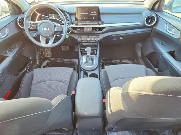 3KPF24AD9RE718034 2024 KIA FORTE - Image 8