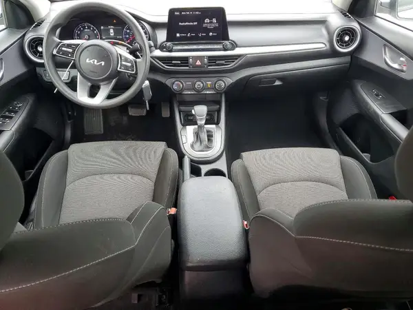 3KPF24AD9RE721824 2024 KIA FORTE - Image 8
