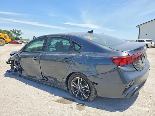 3KPF24AD9RE723122 2024 KIA FORTE - Image 2