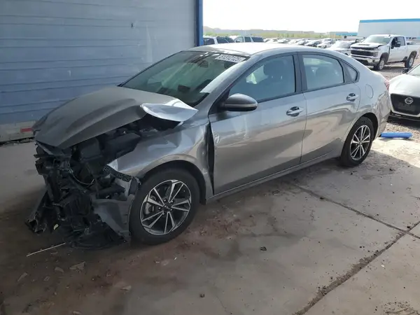 3KPF24AD9RE723959 2024 KIA FORTE - Image 1