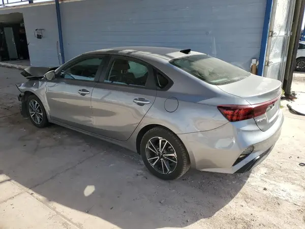 3KPF24AD9RE723959 2024 KIA FORTE - Image 2
