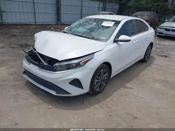 3KPF24AD9RE724254 2024 KIA FORTE - Image 2