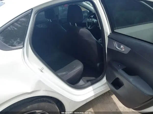 3KPF24AD9RE724254 2024 KIA FORTE - Image 8