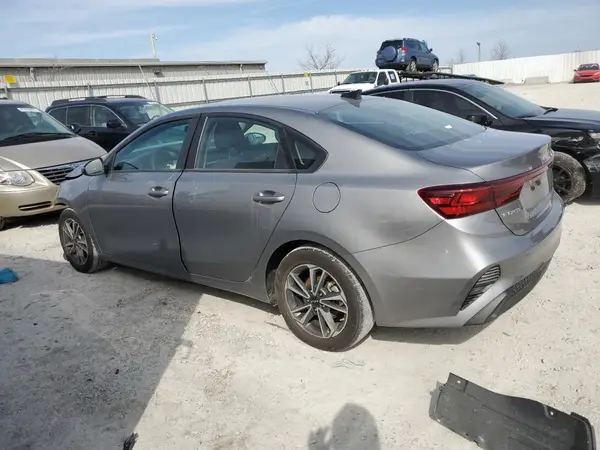3KPF24AD9RE724612 2024 KIA FORTE - Image 2