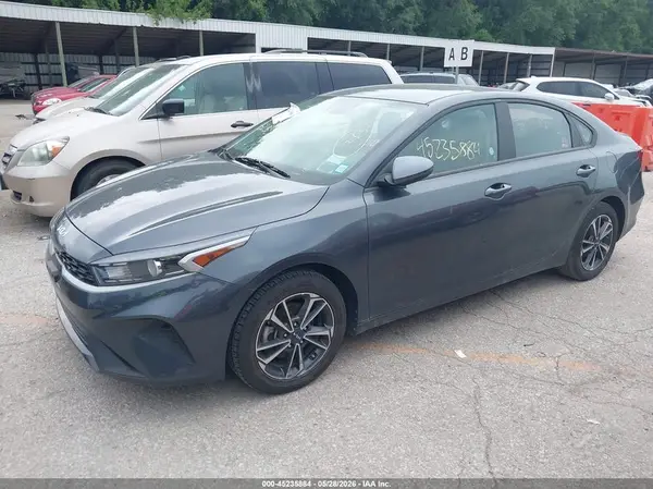 3KPF24AD9RE724707 2024 KIA FORTE - Image 2