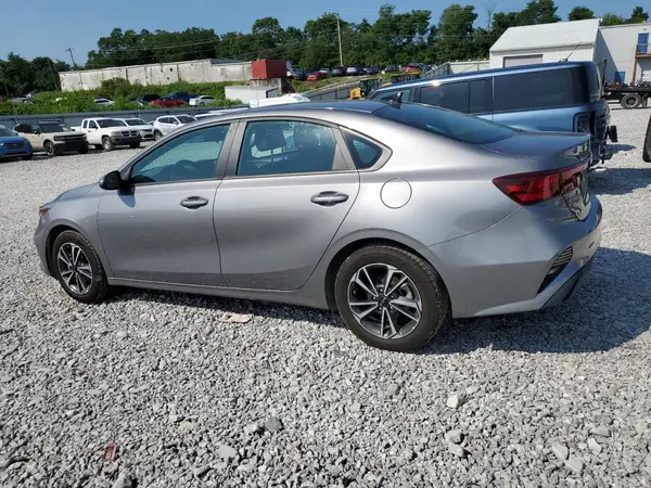 3KPF24AD9RE724867 2024 KIA FORTE - Image 2
