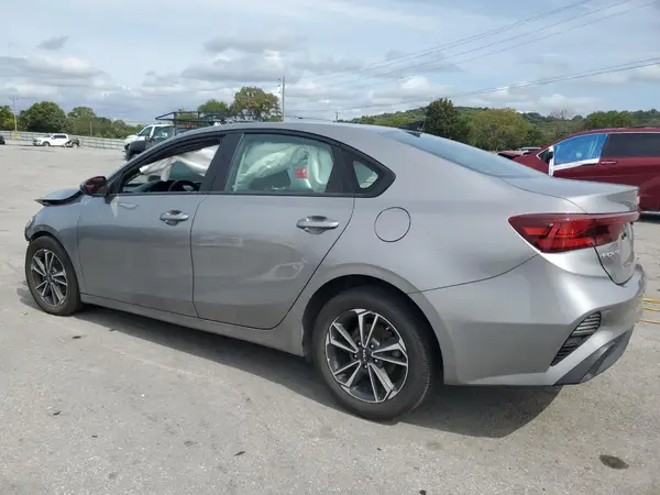 3KPF24AD9RE726683 2024 KIA FORTE - Image 2