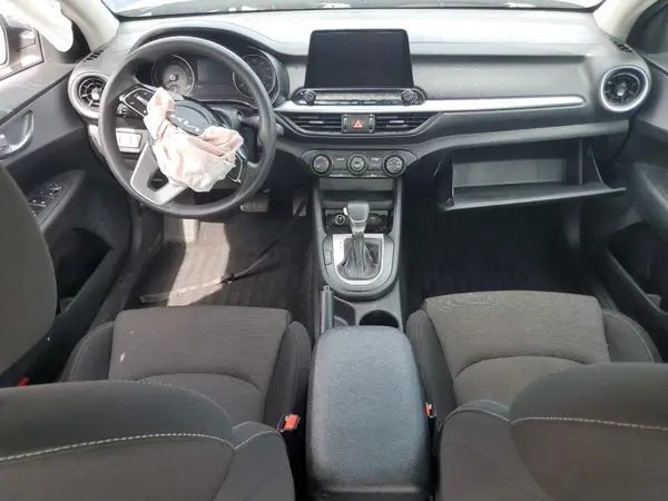 3KPF24AD9RE726683 2024 KIA FORTE - Image 8
