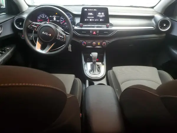 3KPF24AD9RE727784 2024 KIA FORTE - Image 8