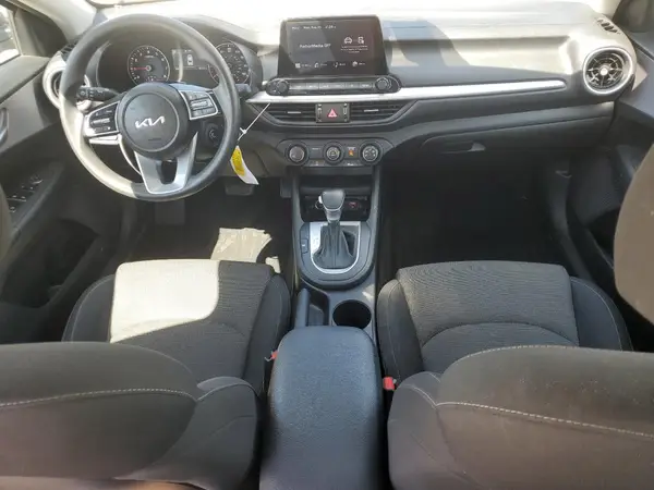 3KPF24AD9RE727803 2024 KIA FORTE - Image 8