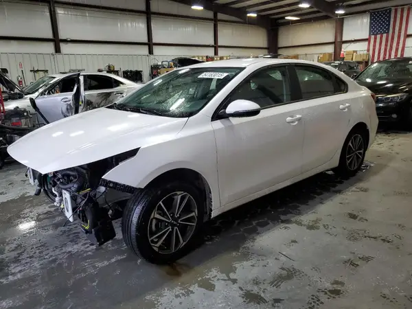 3KPF24AD9RE728885 2024 KIA FORTE - Image 1