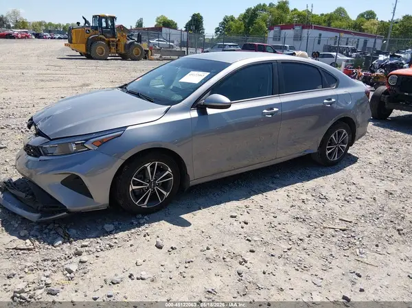 3KPF24AD9RE732919 2024 KIA FORTE - Image 2