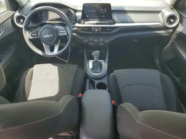 3KPF24AD9RE732998 2024 KIA FORTE - Image 8