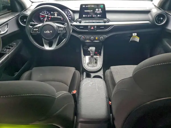 3KPF24AD9RE735061 2024 KIA FORTE - Image 8