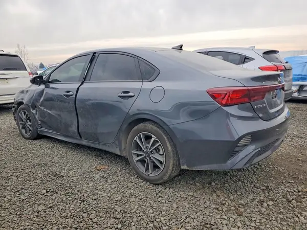 3KPF24AD9RE735321 2024 KIA FORTE - Image 2