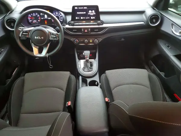 3KPF24AD9RE735321 2024 KIA FORTE - Image 8
