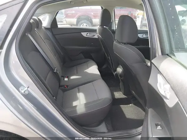 3KPF24AD9RE736291 2024 KIA FORTE - Image 8