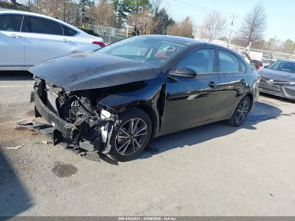 3KPF24AD9RE739529 2024 KIA FORTE - Image 2