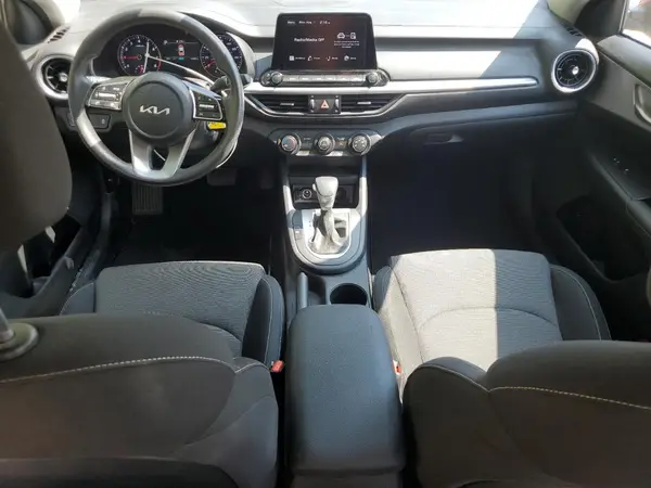 3KPF24AD9RE740230 2024 KIA FORTE - Image 8