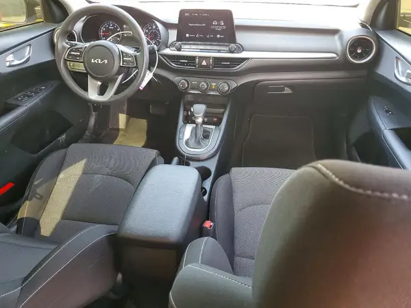3KPF24AD9RE740390 2024 KIA FORTE - Image 8