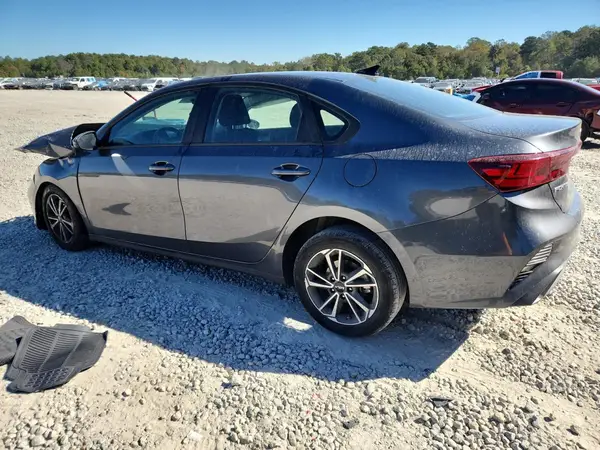 3KPF24AD9RE740521 2024 KIA FORTE - Image 2
