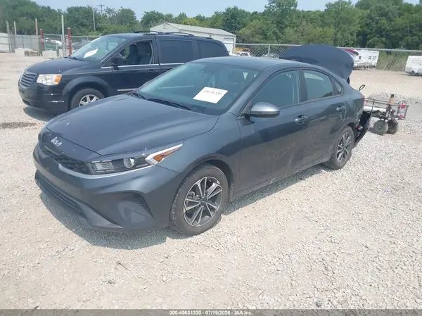 3KPF24AD9RE740793 2024 KIA FORTE - Image 2