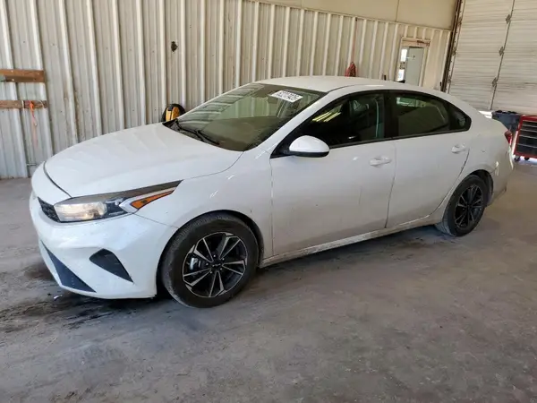 3KPF24AD9RE743869 2024 KIA FORTE - Image 1