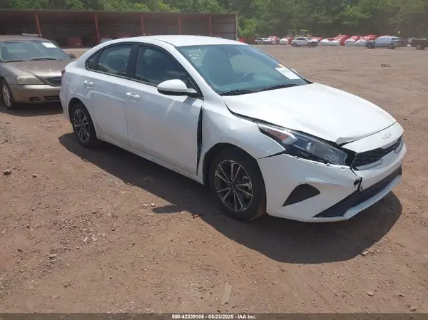 3KPF24AD9RE744438 2024 KIA FORTE - Image 1