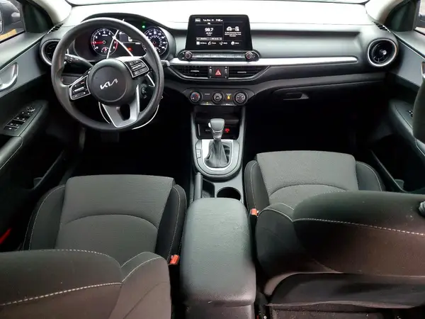 3KPF24AD9RE748537 2024 KIA FORTE - Image 8