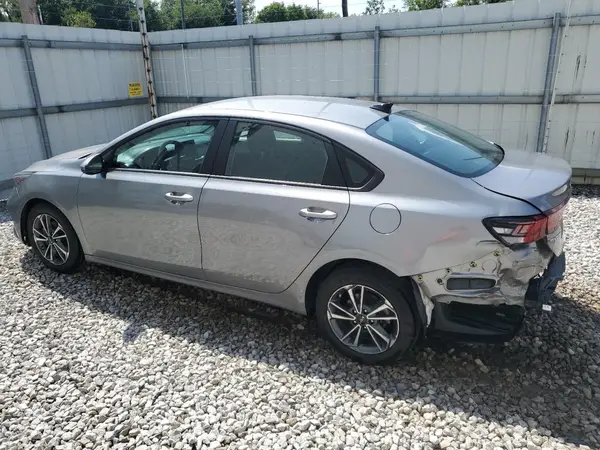 3KPF24AD9RE749073 2024 KIA FORTE - Image 2