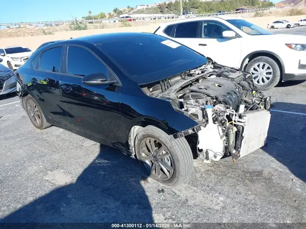 3KPF24AD9RE749266 2024 KIA FORTE - Image 1