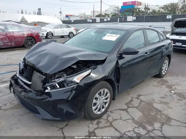 3KPF24AD9RE749512 2024 KIA FORTE - Image 2