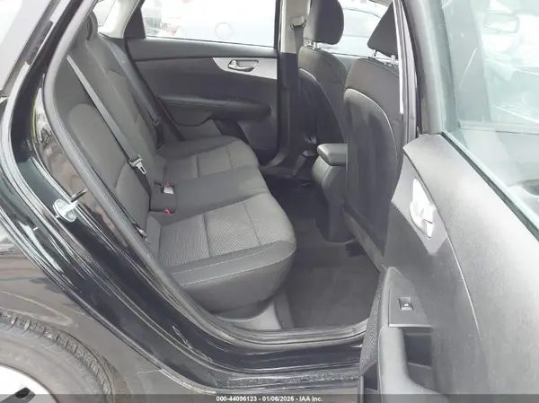 3KPF24AD9RE749512 2024 KIA FORTE - Image 8