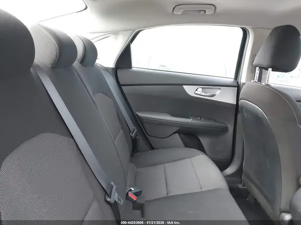 3KPF24AD9RE750031 2024 KIA FORTE - Image 8