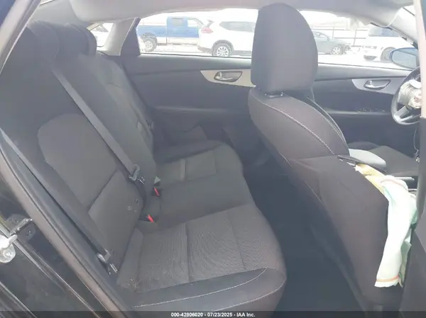 3KPF24AD9RE750322 2024 KIA FORTE - Image 8