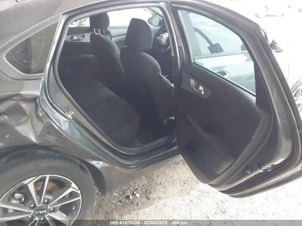 3KPF24AD9RE750627 2024 KIA FORTE - Image 8