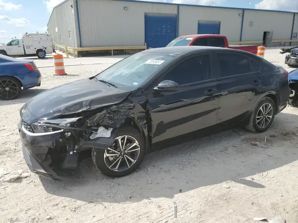 3KPF24AD9RE753950 2024 KIA FORTE - Image 1
