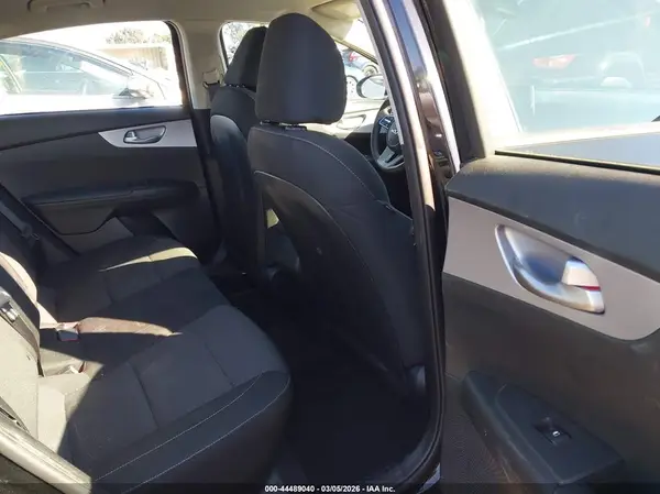 3KPF24AD9RE754905 2024 KIA FORTE - Image 8