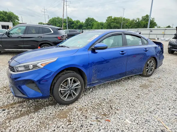 3KPF24AD9RE756394 2024 KIA FORTE - Image 1