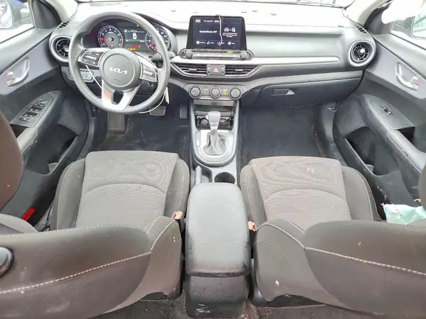 3KPF24AD9RE756394 2024 KIA FORTE - Image 8