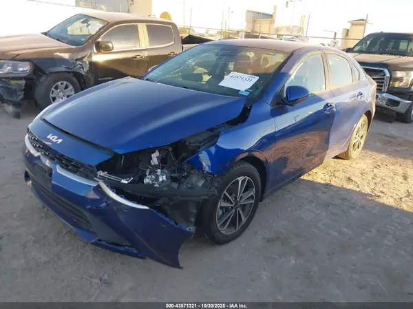 3KPF24AD9RE757108 2024 KIA FORTE - Image 2