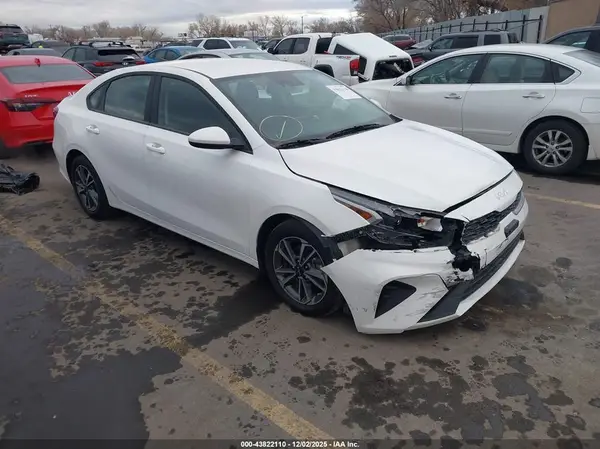 3KPF24AD9RE757223 2024 KIA FORTE - Image 1