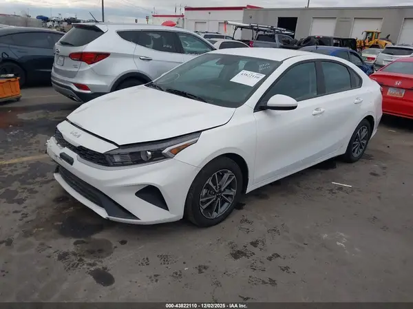 3KPF24AD9RE757223 2024 KIA FORTE - Image 2