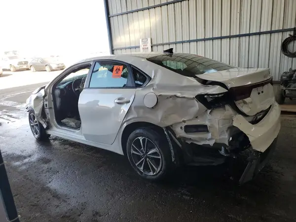 3KPF24AD9RE757934 2024 KIA FORTE - Image 2