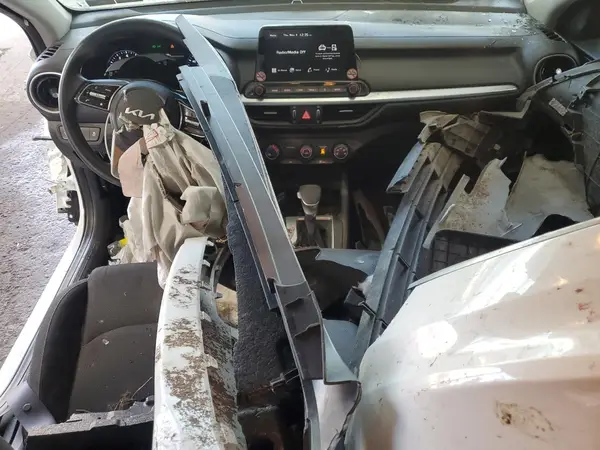 3KPF24AD9RE757934 2024 KIA FORTE - Image 8